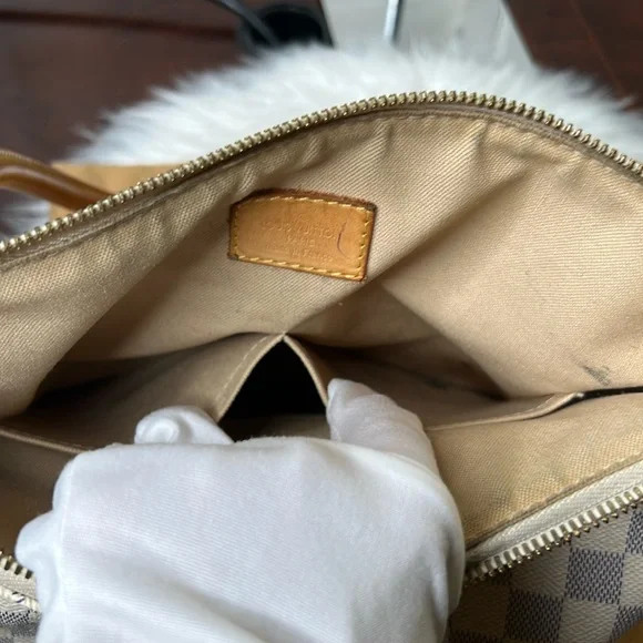 Louis Vuitton - Louis Vuitton Figheri PM Shoulder Bag Pre-Loved Great Condition - Picture 17 of 17